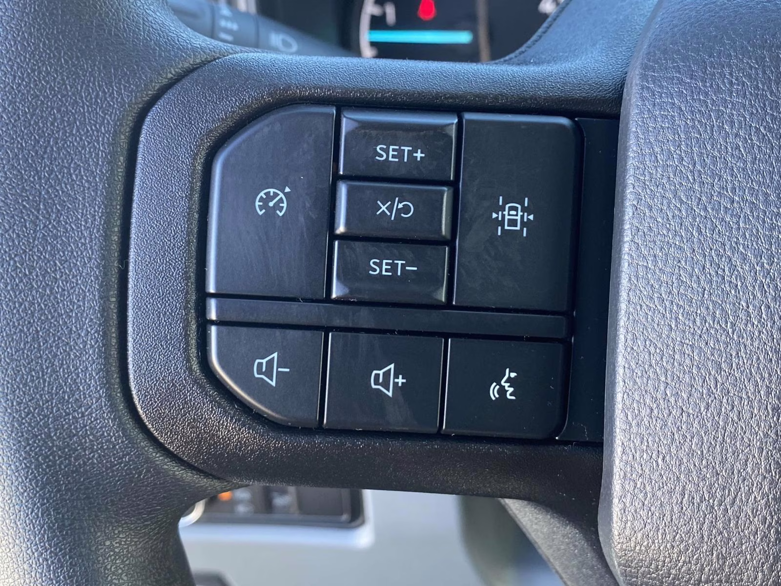 2026 Oxford White Ford Super Duty F-350 DRW XL 4X4 Chassis