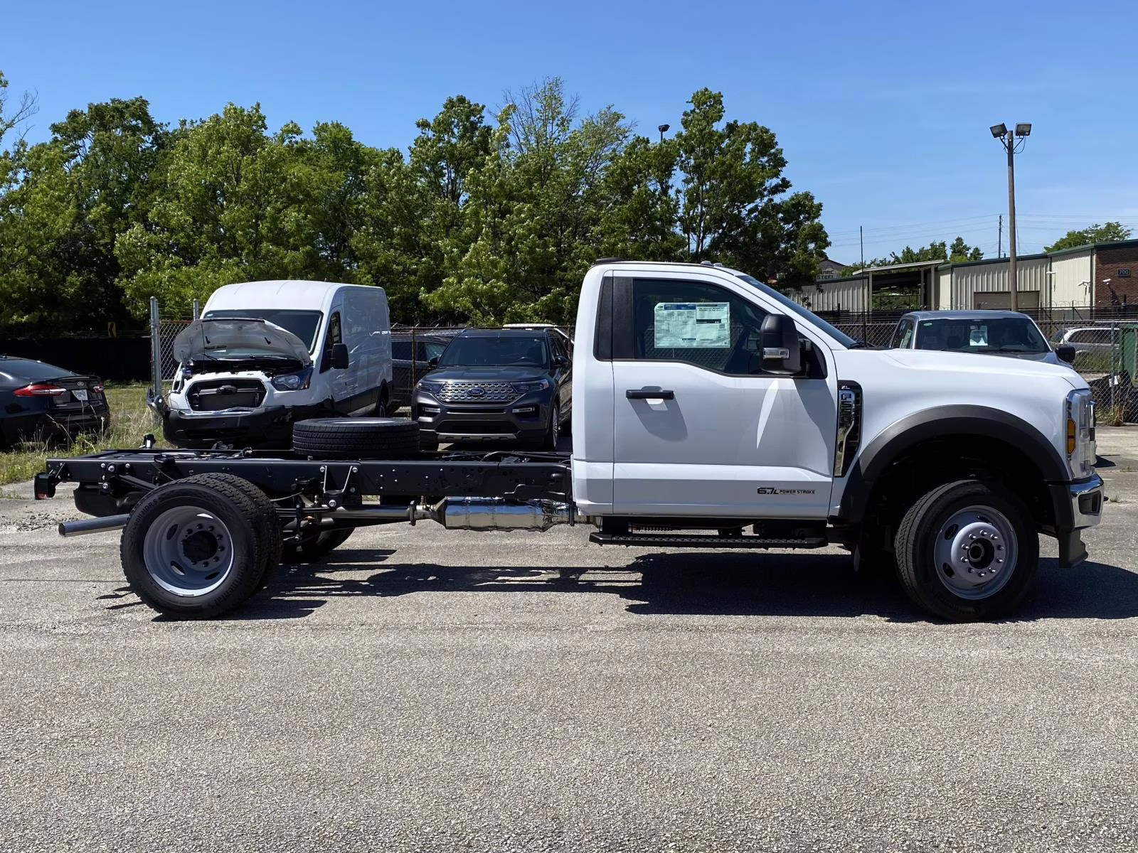 2025 Oxford White Ford Super Duty F-550 DRW XL RWD Chassis