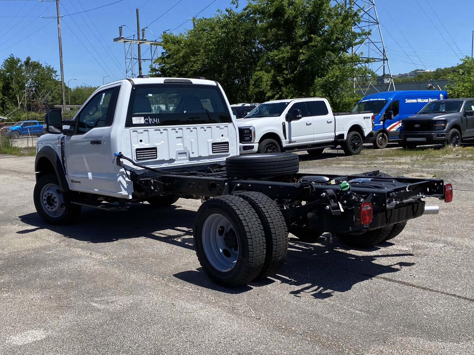 2025 Oxford White Ford Super Duty F-550 DRW XL RWD Chassis