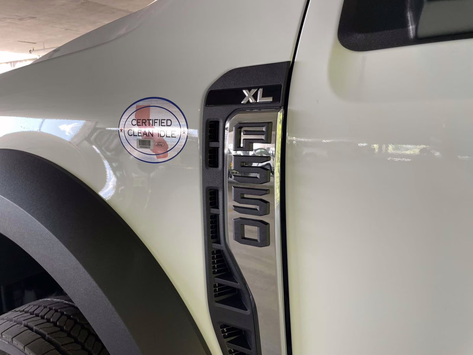 2025 Oxford White Ford Super Duty F-550 DRW XL 4X4 Chassis