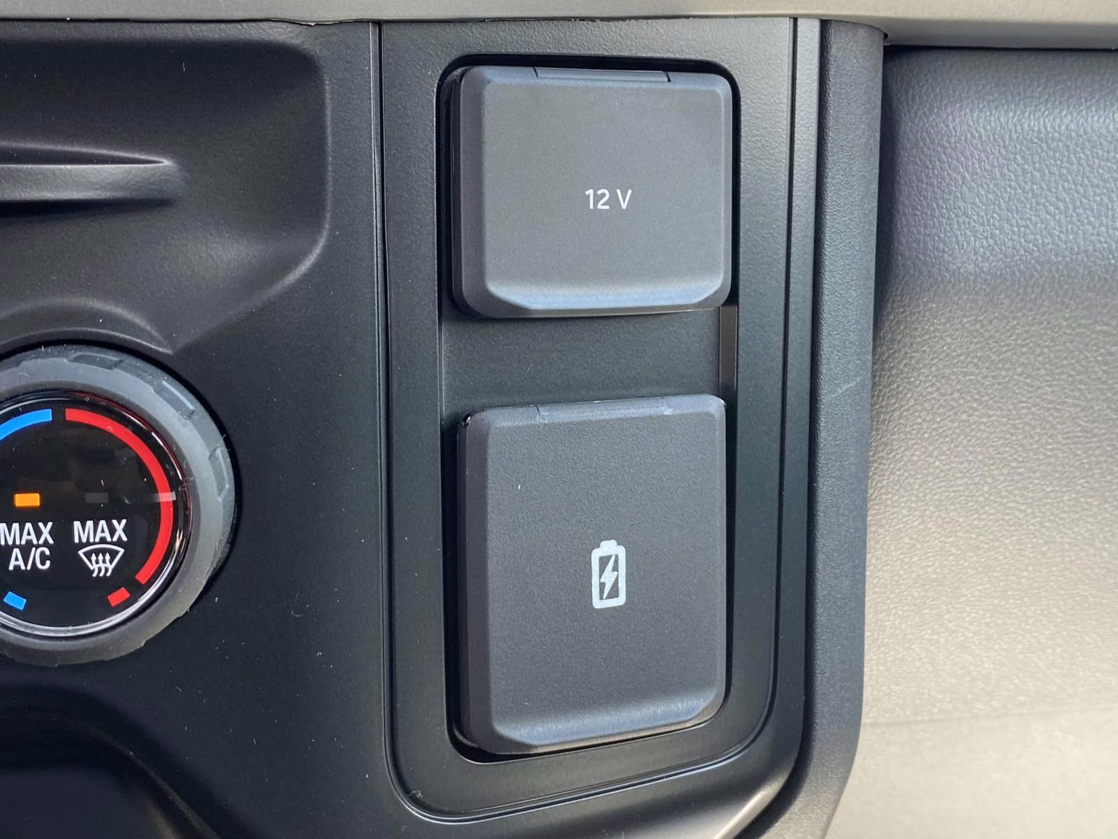 2025 Oxford White Ford F-600SD XL RWD Chassis