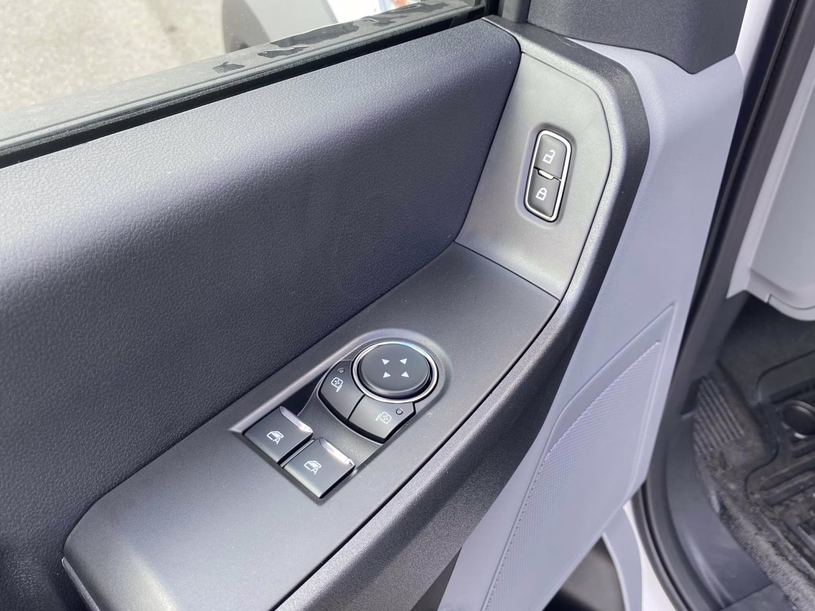 2025 Oxford White Ford F-600SD XL RWD Chassis