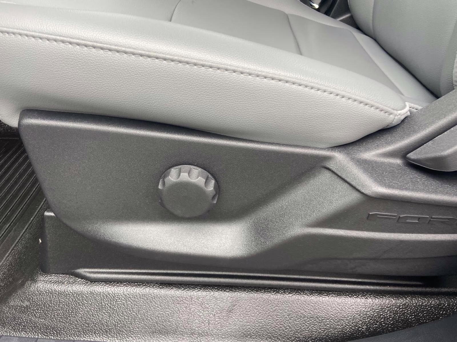 2025 Oxford White Ford Super Duty F-350 DRW XL RWD Chassis