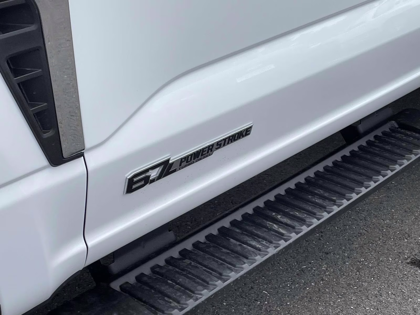 2025 Oxford White Ford Super Duty F-350 DRW XL 4X4 Chassis