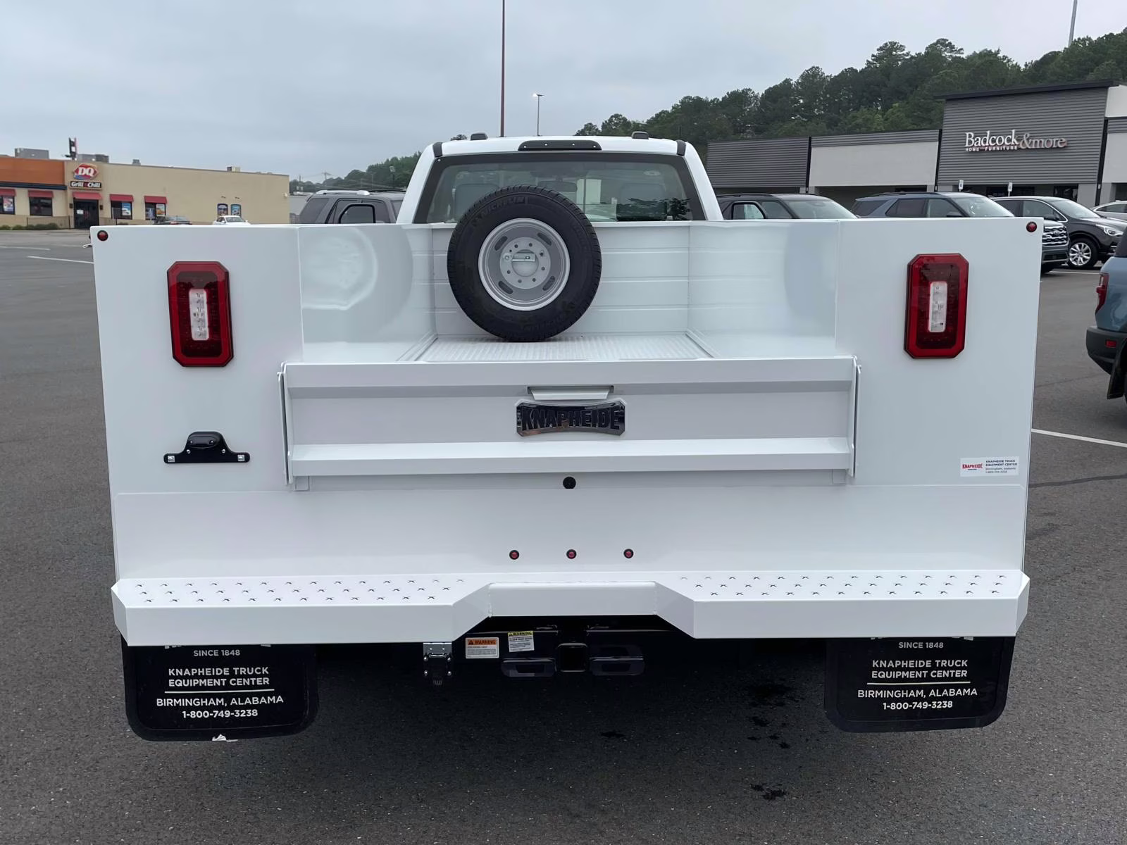 2025 Oxford White Ford Super Duty F-350 DRW XL 4X4 Chassis