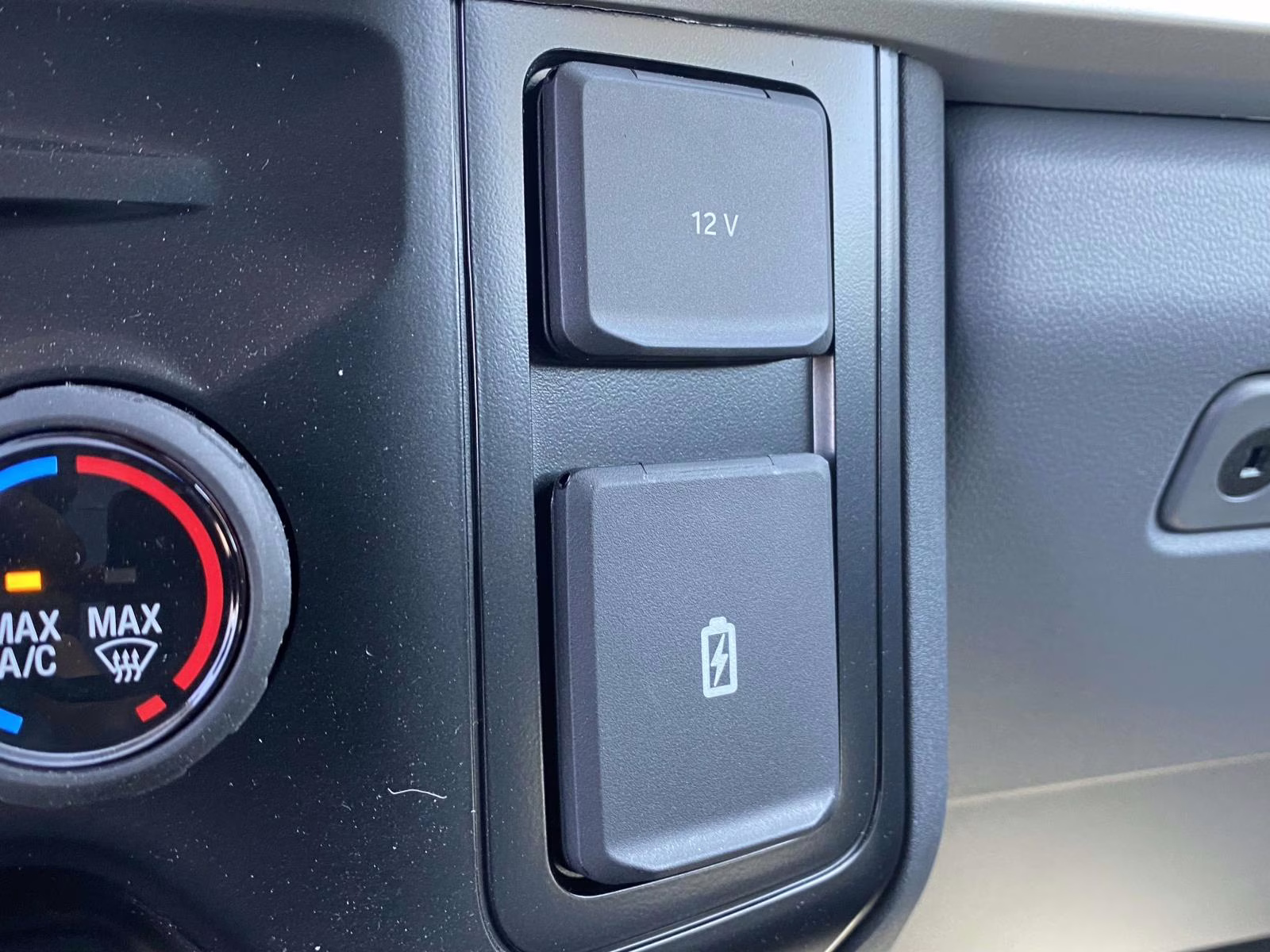 2026 Oxford White Ford Super Duty F-550 DRW XL 4X4 Chassis