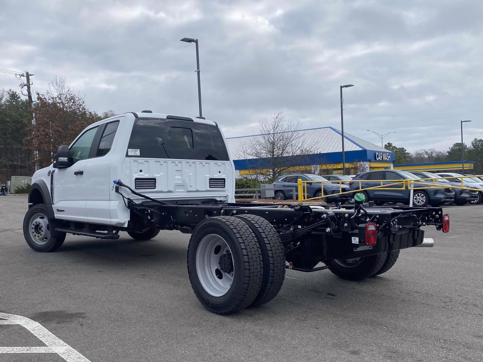 2026 Oxford White Ford Super Duty F-550 DRW XL 4X4 Chassis