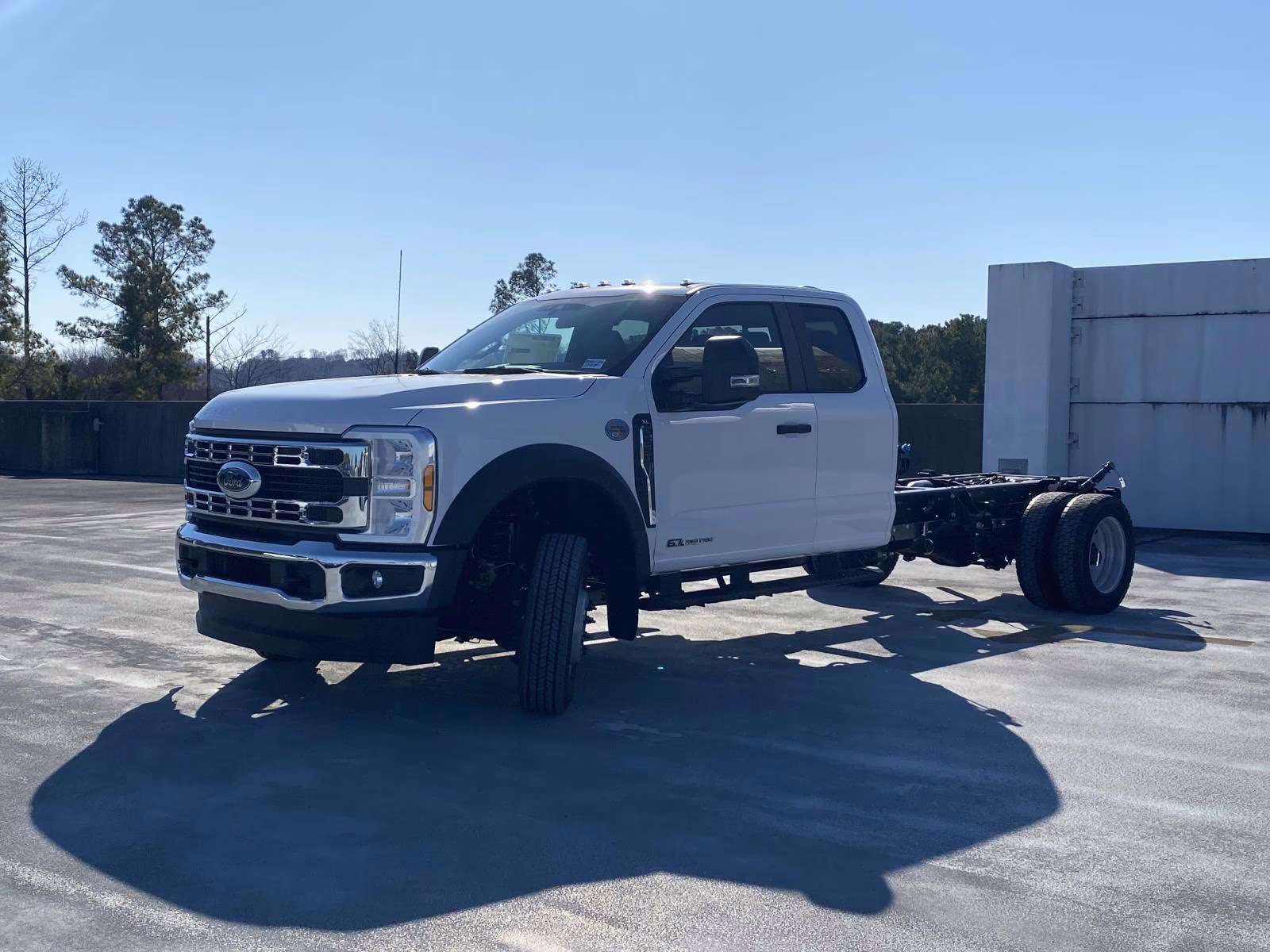 2026 Oxford White Ford Super Duty F-550 DRW XL 4X4 Chassis