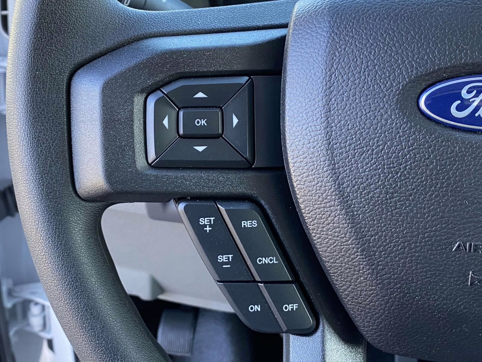 2025 Oxford White Ford E-350SD Base RWD Truck