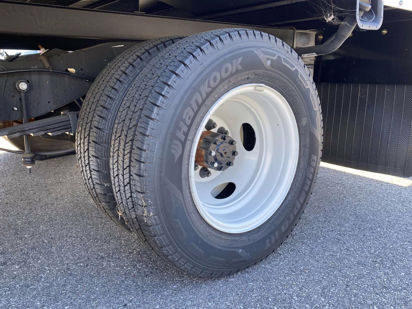 2025 Oxford White Ford E-350SD Base RWD Truck