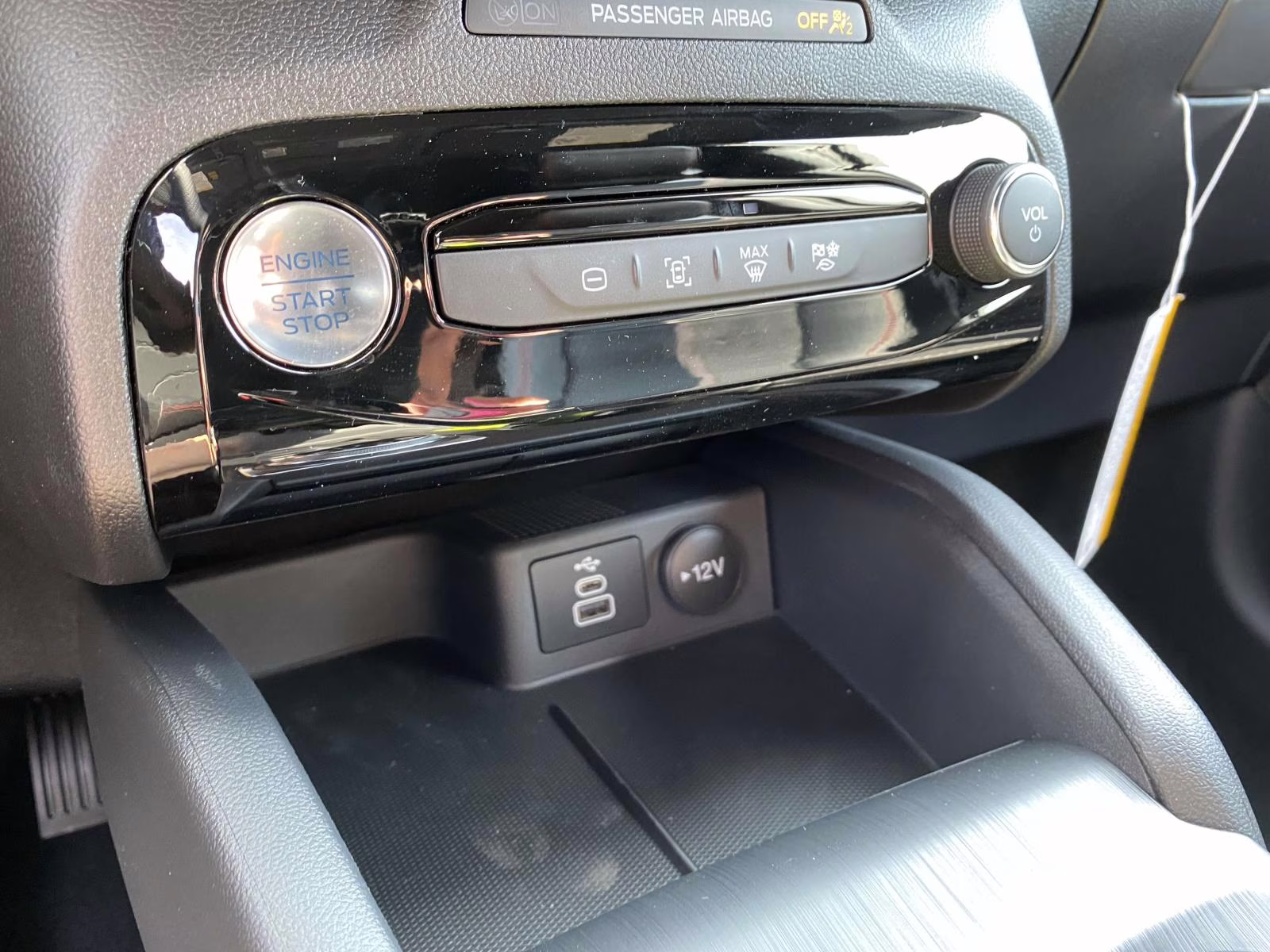 2025 Carbonized Gray Metallic Ford Escape Hybrid ST-Line FWD SUV