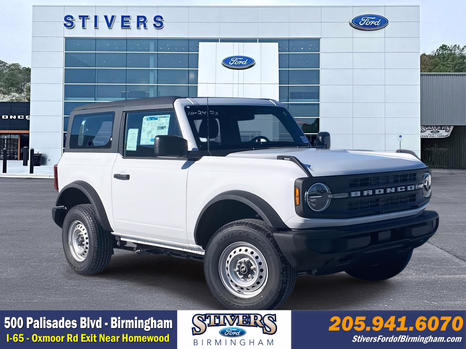 2025 Oxford White Ford Bronco Base 4X4 SUV