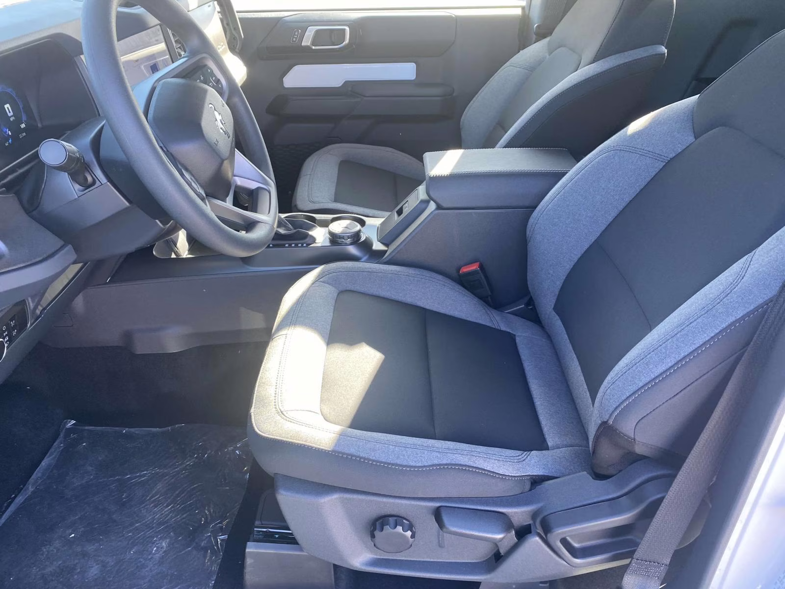 2025 Oxford White Ford Bronco Base 4X4 SUV