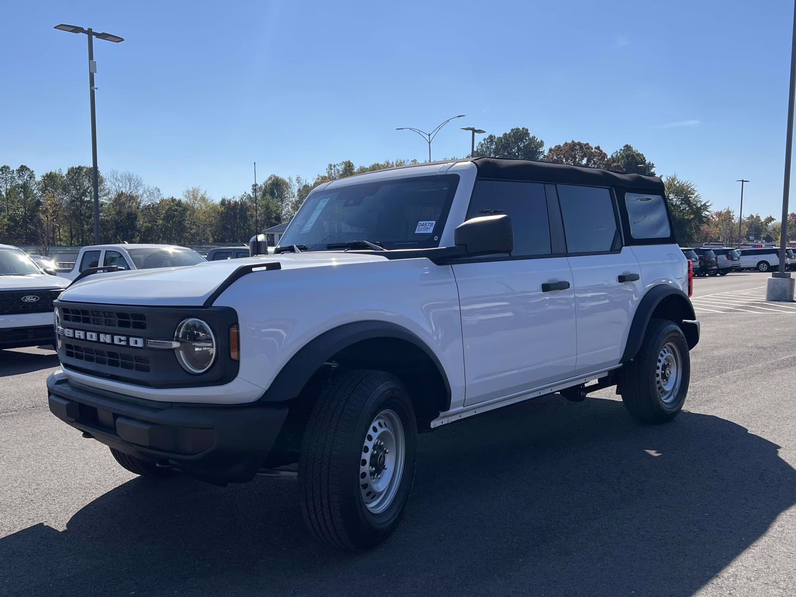2025 Oxford White Ford Bronco Base 4X4 SUV
