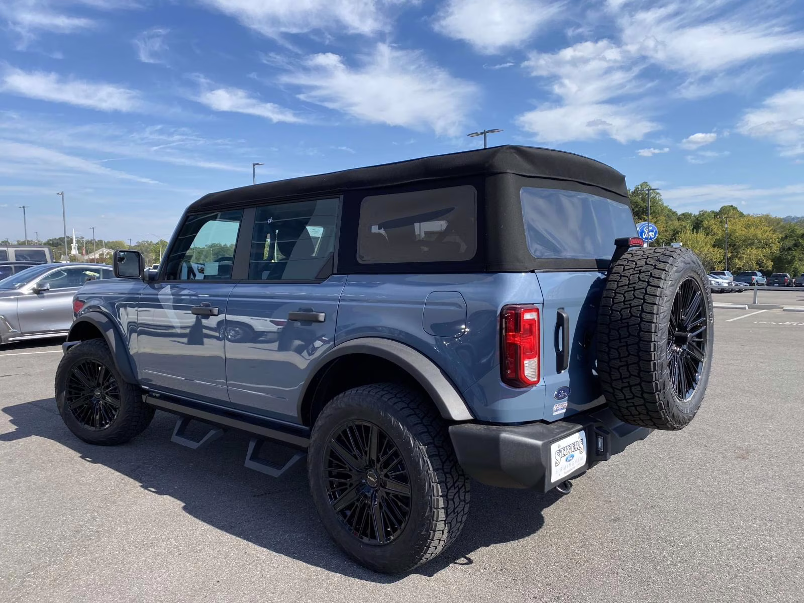 2025 Azure Gray Metallic Tri-Coat Ford Bronco Base 4X4 SUV