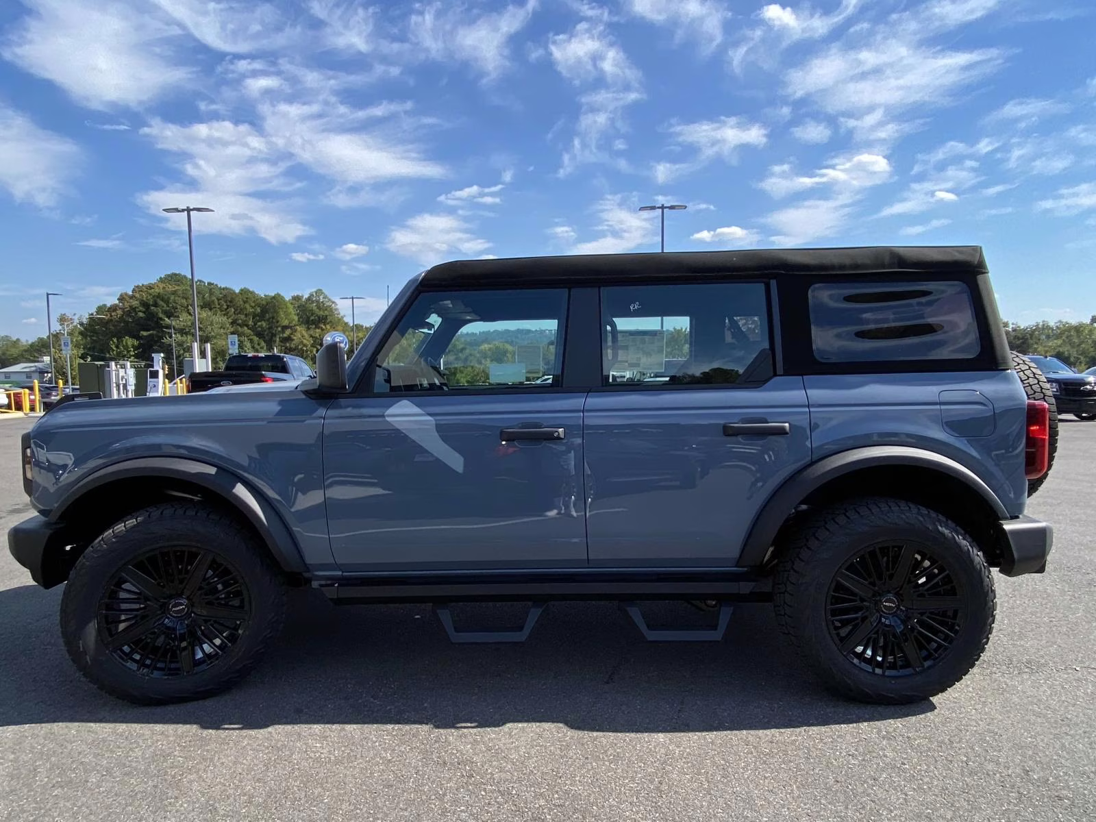 2025 Azure Gray Metallic Tri-Coat Ford Bronco Base 4X4 SUV