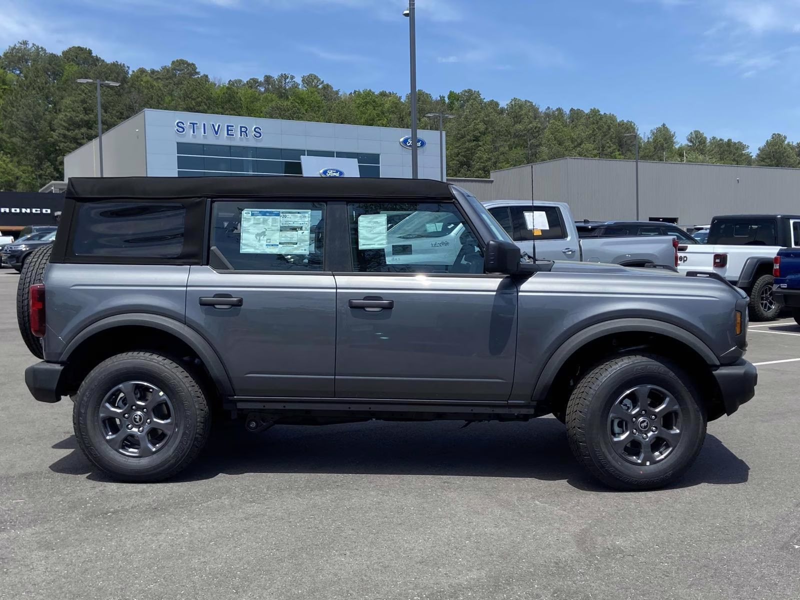 2025 Gray Metallic Ford Bronco Base 4X4 SUV