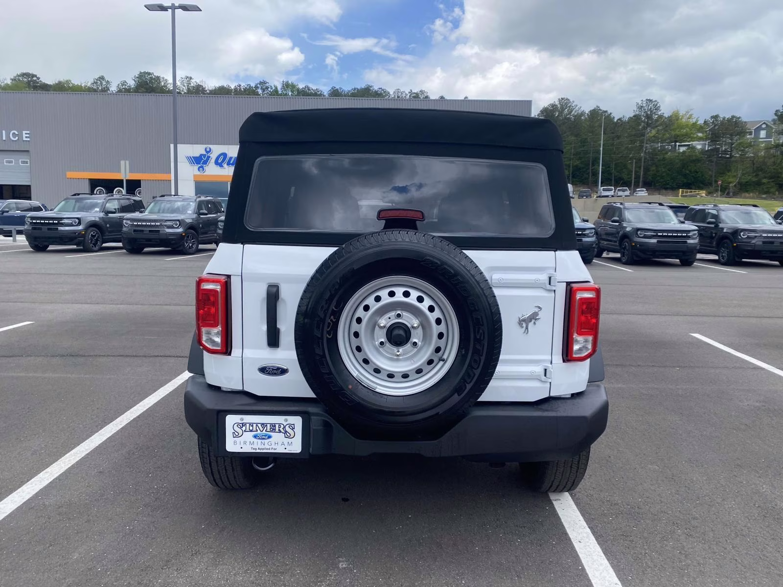 2025 Oxford White Ford Bronco Base 4X4 SUV