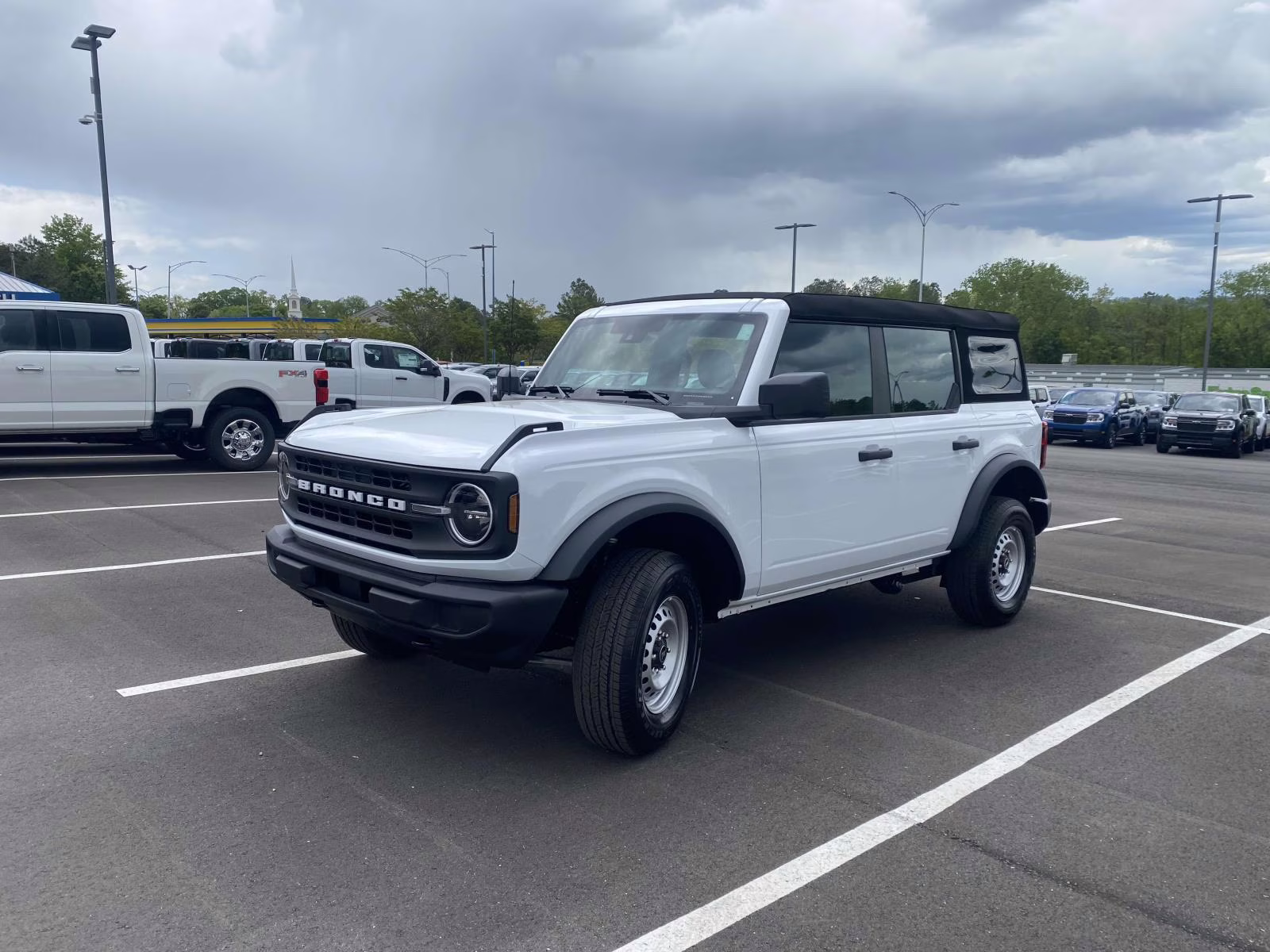 2025 Oxford White Ford Bronco Base 4X4 SUV