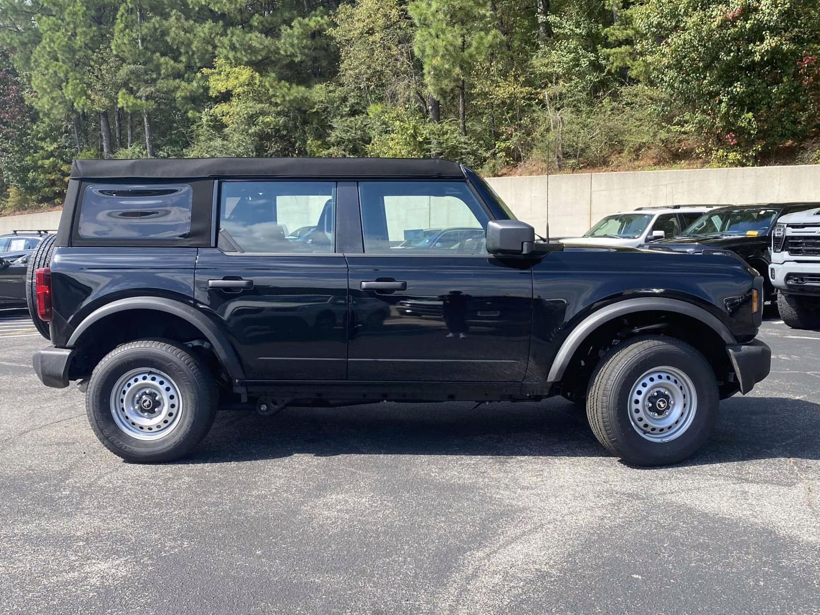 2025 Shadow Black Ford Bronco Base 4X4 SUV
