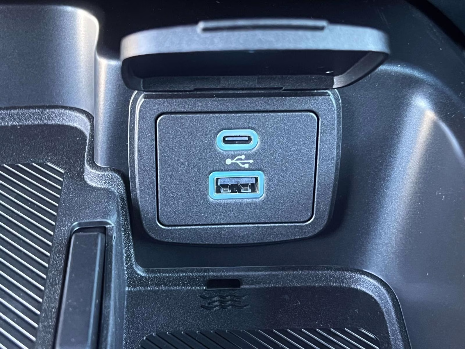 2025 Azure Gray Metallic Tri-Coat Ford Bronco Outer Banks 4X4 SUV