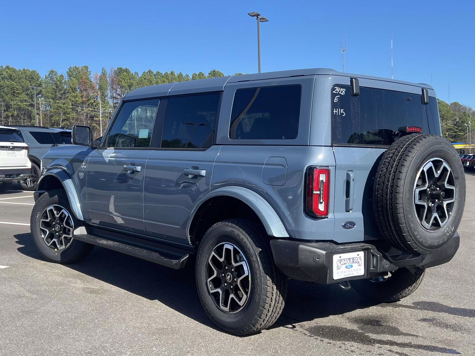 2025 Azure Gray Metallic Tri-Coat Ford Bronco Outer Banks 4X4 SUV