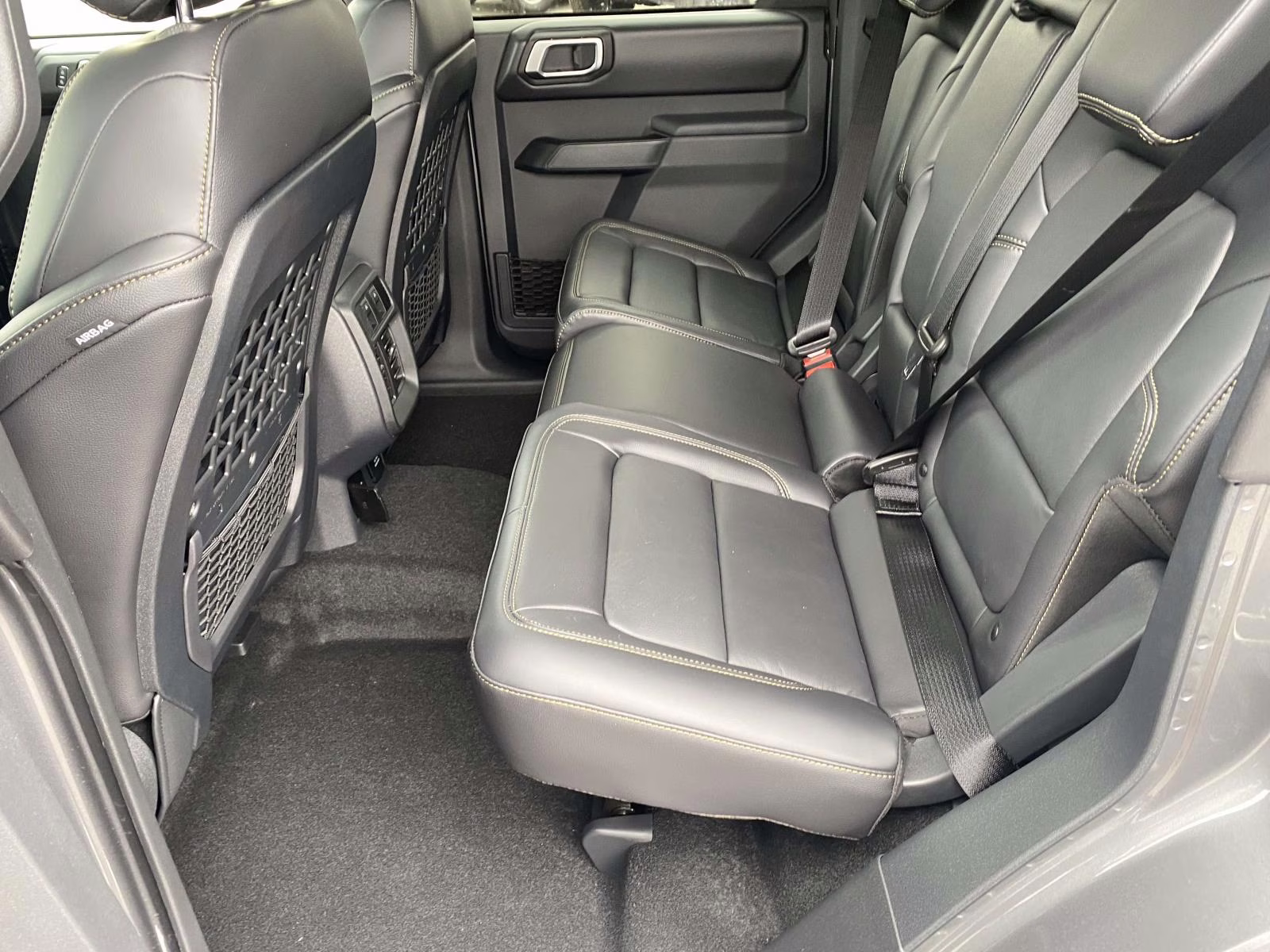 2026 Gray Metallic Ford Bronco Badlands 4X4 SUV