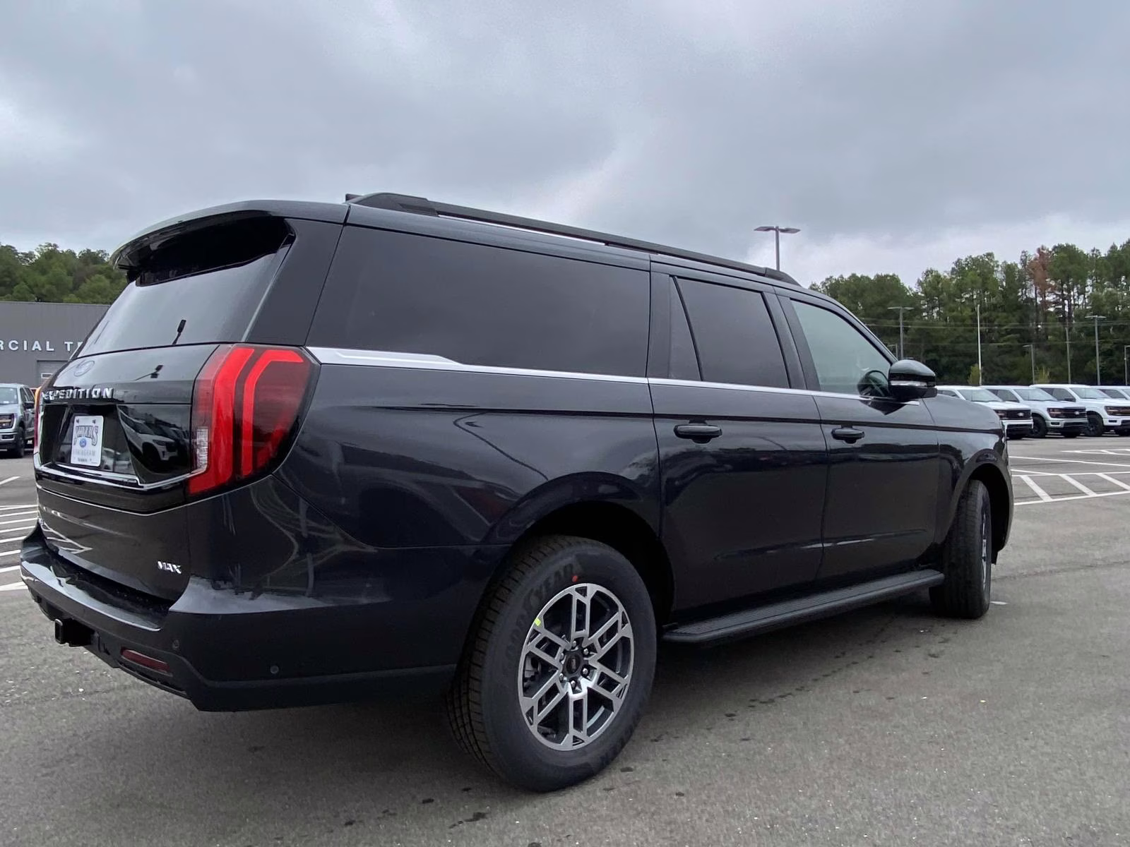 2025 Gray Metallic Ford Expedition Max Active RWD SUV