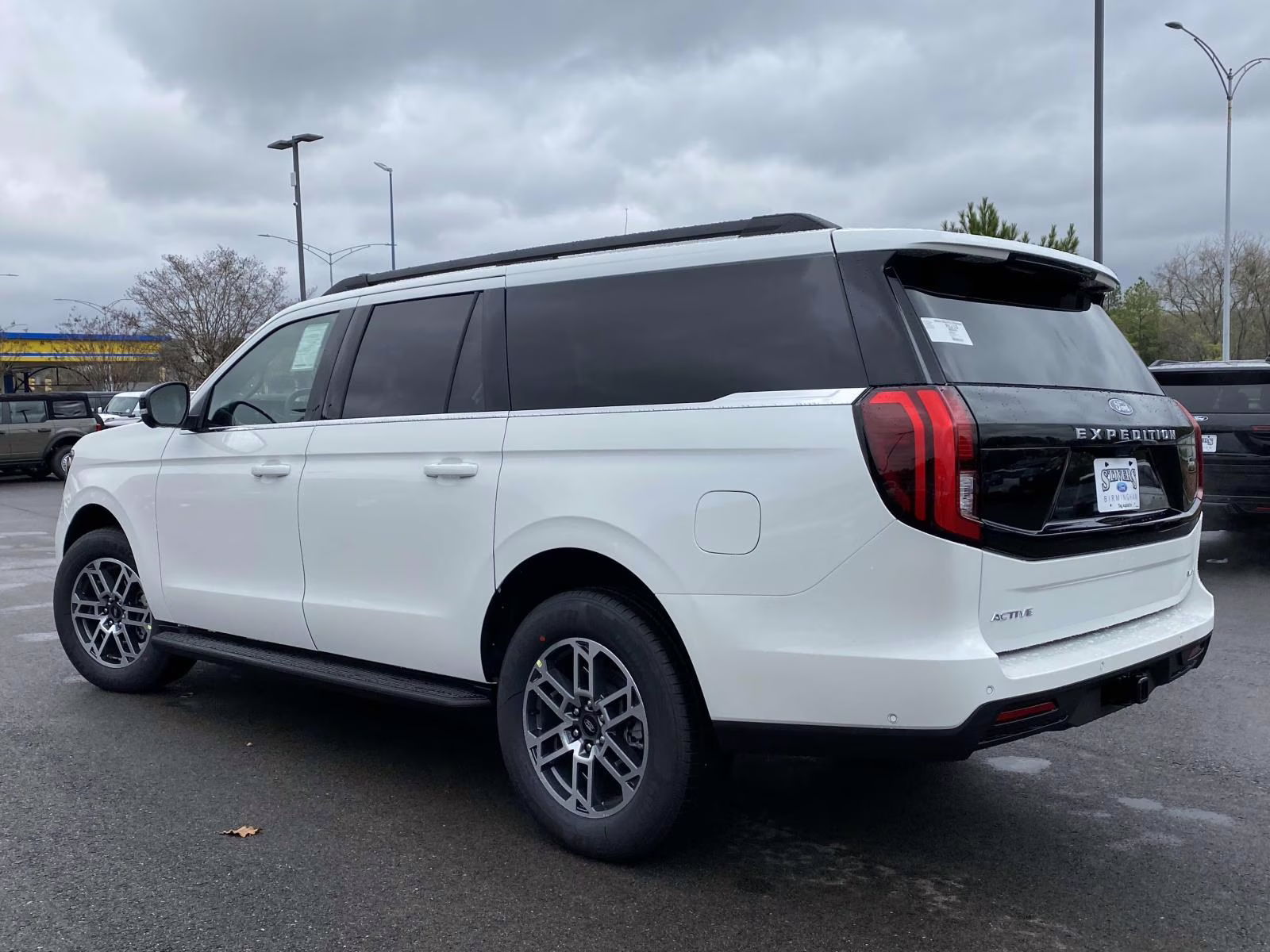2025 Star White Metallic Tri-Coat Ford Expedition Max Active RWD SUV