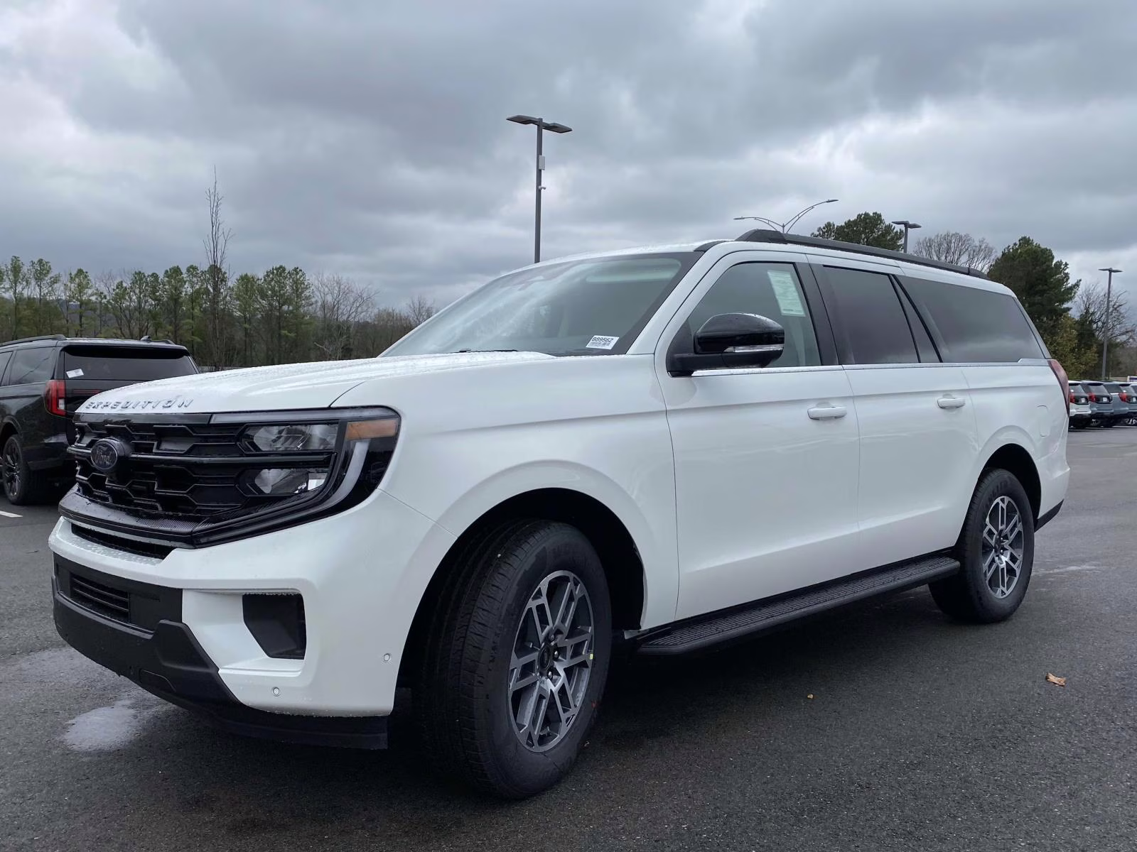 2025 Star White Metallic Tri-Coat Ford Expedition Max Active RWD SUV