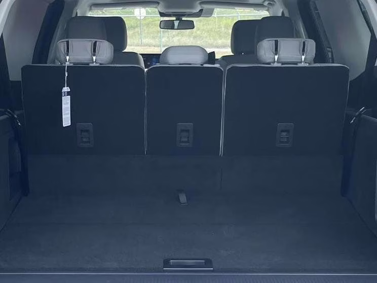 2025 Silver Metallic Ford Expedition Max Active RWD SUV