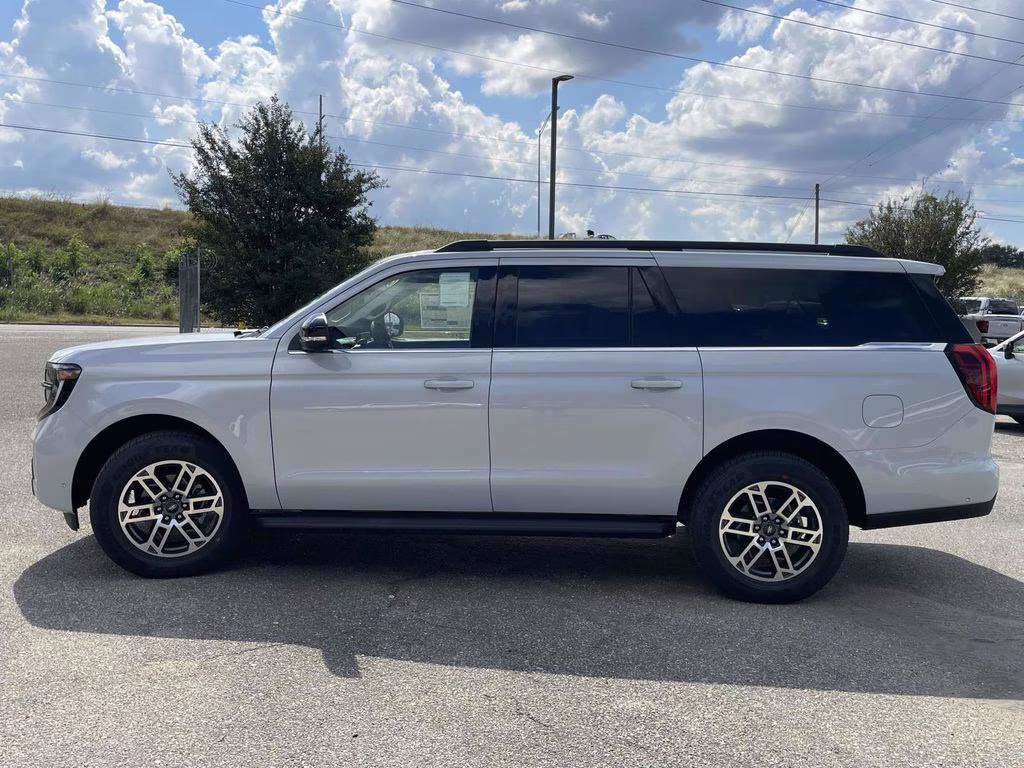 2025 Silver Metallic Ford Expedition Max Active RWD SUV