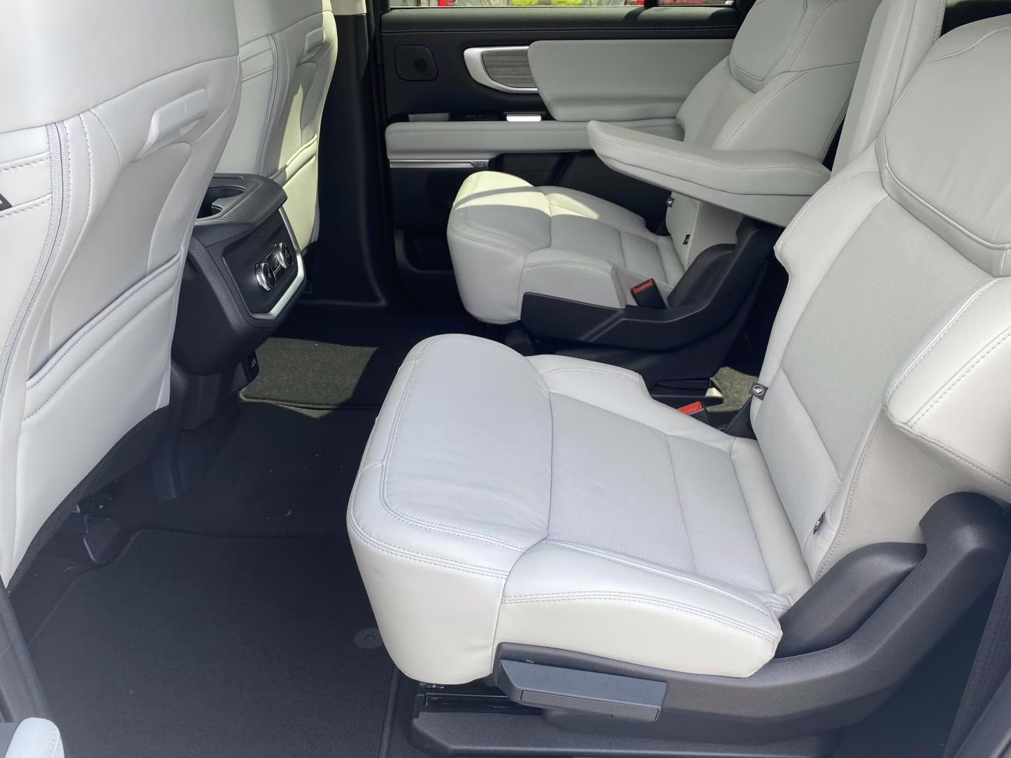 2025 Dark Matter Gray Metallic Ford Expedition Max Platinum 4X4 SUV