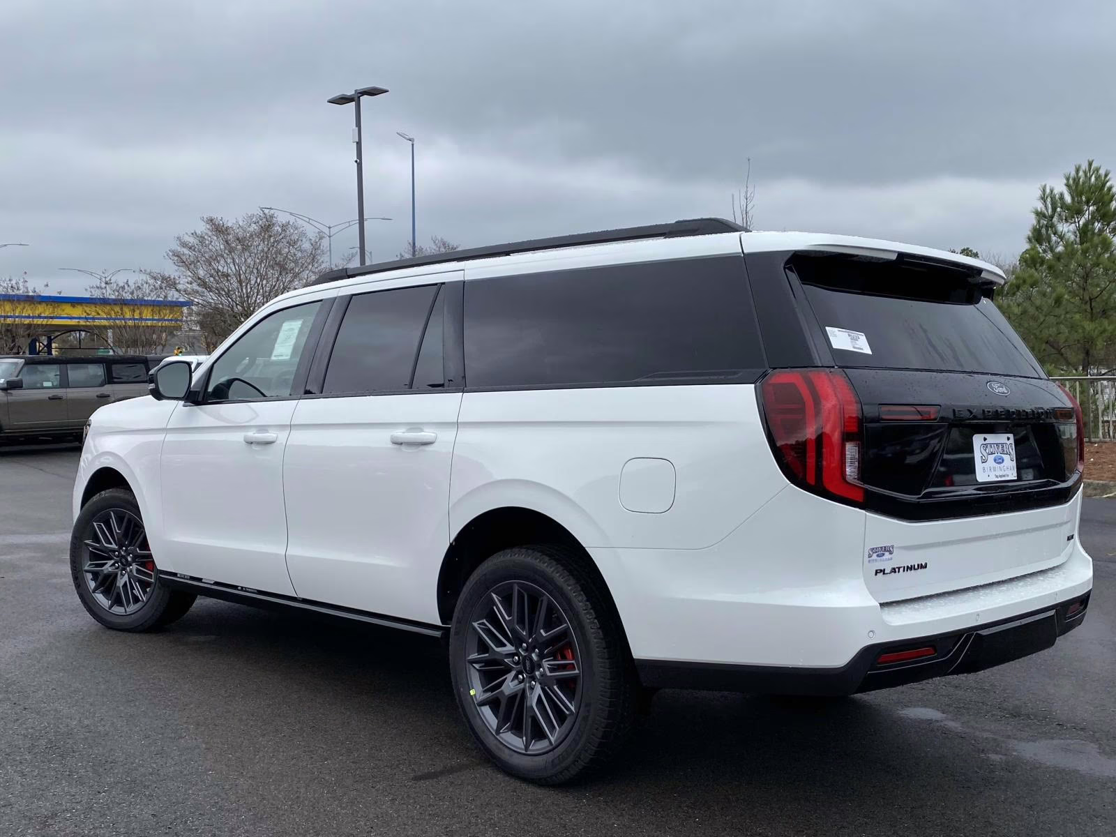 2025 Star White Metallic Tri-Coat Ford Expedition Max Platinum 4X4 SUV