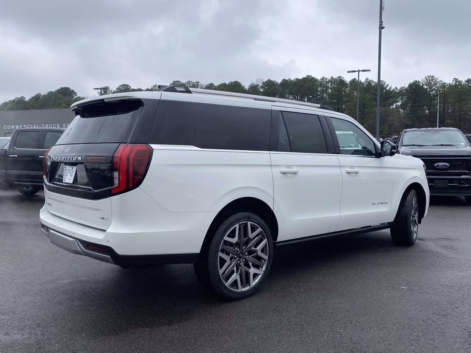 2026 White Metallic Ford Expedition Max Platinum 4X4 SUV