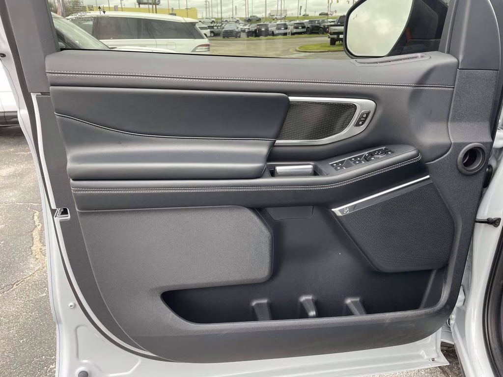 2026 Space Silver Metallic Ford Expedition Platinum 4X4 SUV