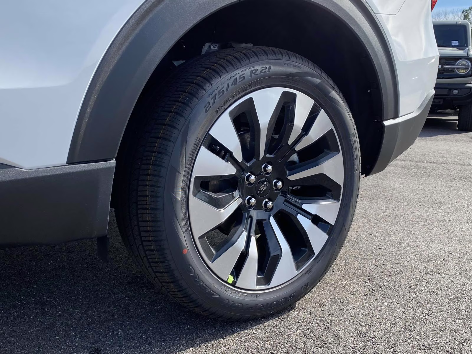 2026 White Metallic Ford Explorer Platinum 4X4 SUV