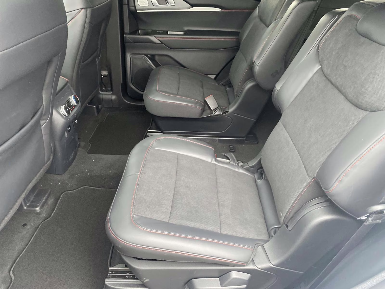 2026 White Metallic Ford Explorer ST 4X4 SUV