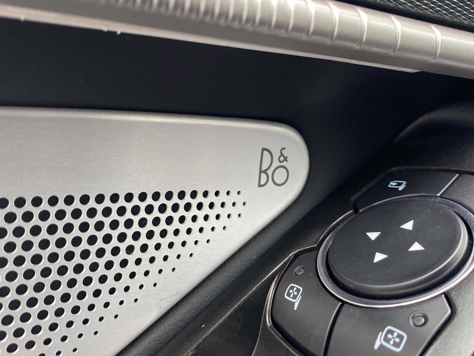 2026 White Metallic Ford Explorer ST 4X4 SUV