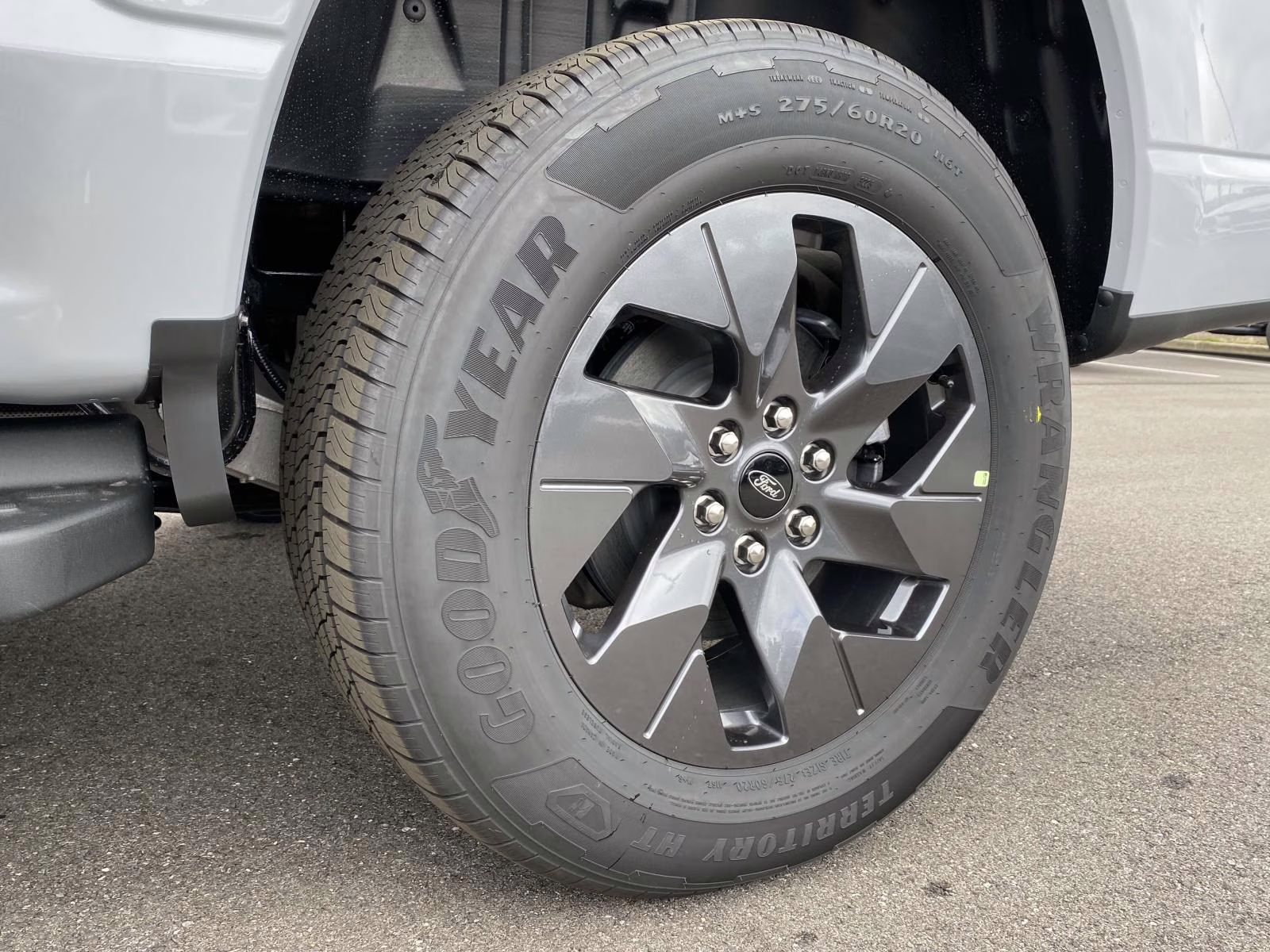 2025 Space White Metallic Ford F-150 Lightning Flash AWD Truck