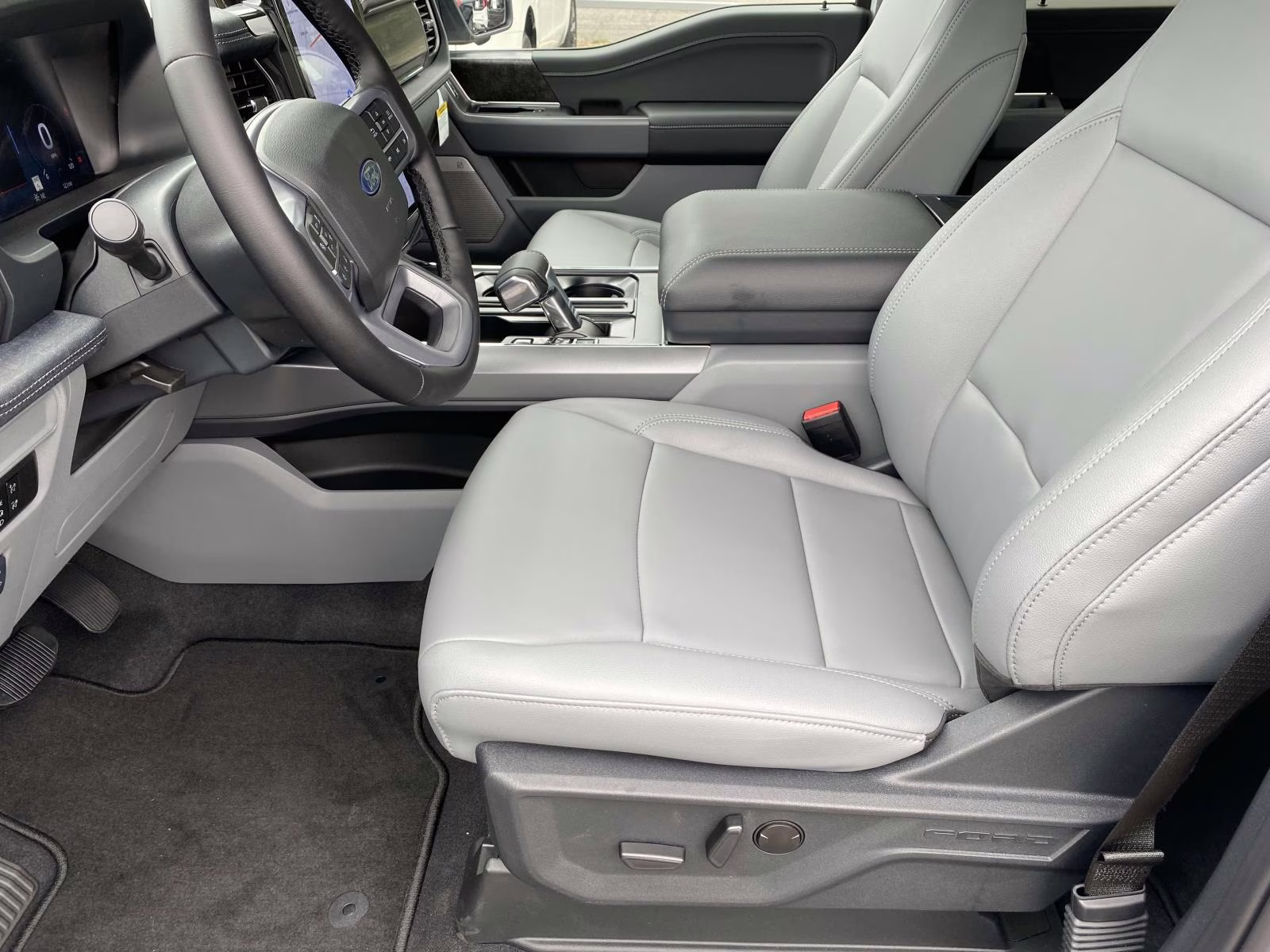 2025 Space White Metallic Ford F-150 Lightning Flash AWD Truck