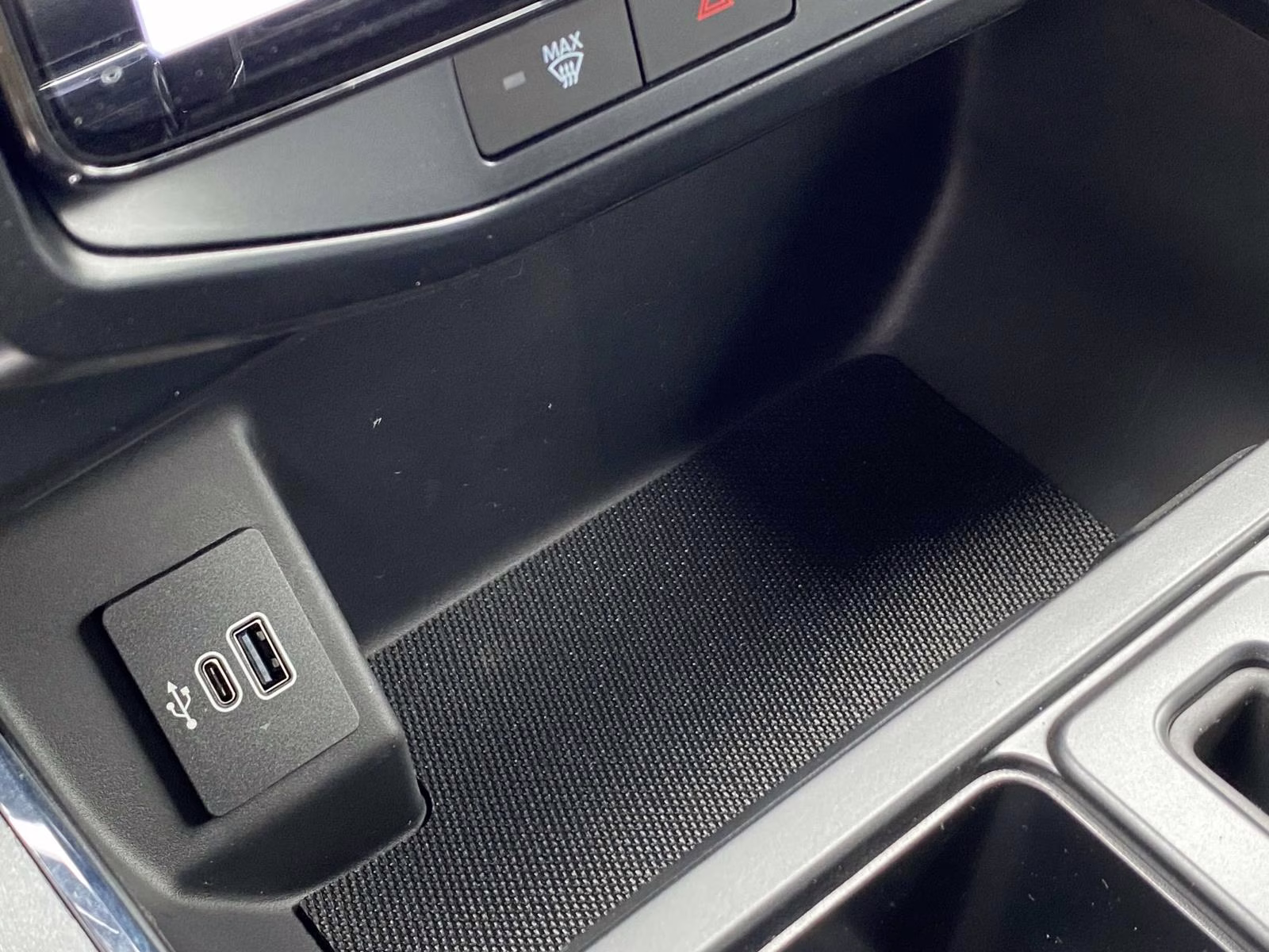 2025 Space White Metallic Ford F-150 Lightning Flash AWD Truck