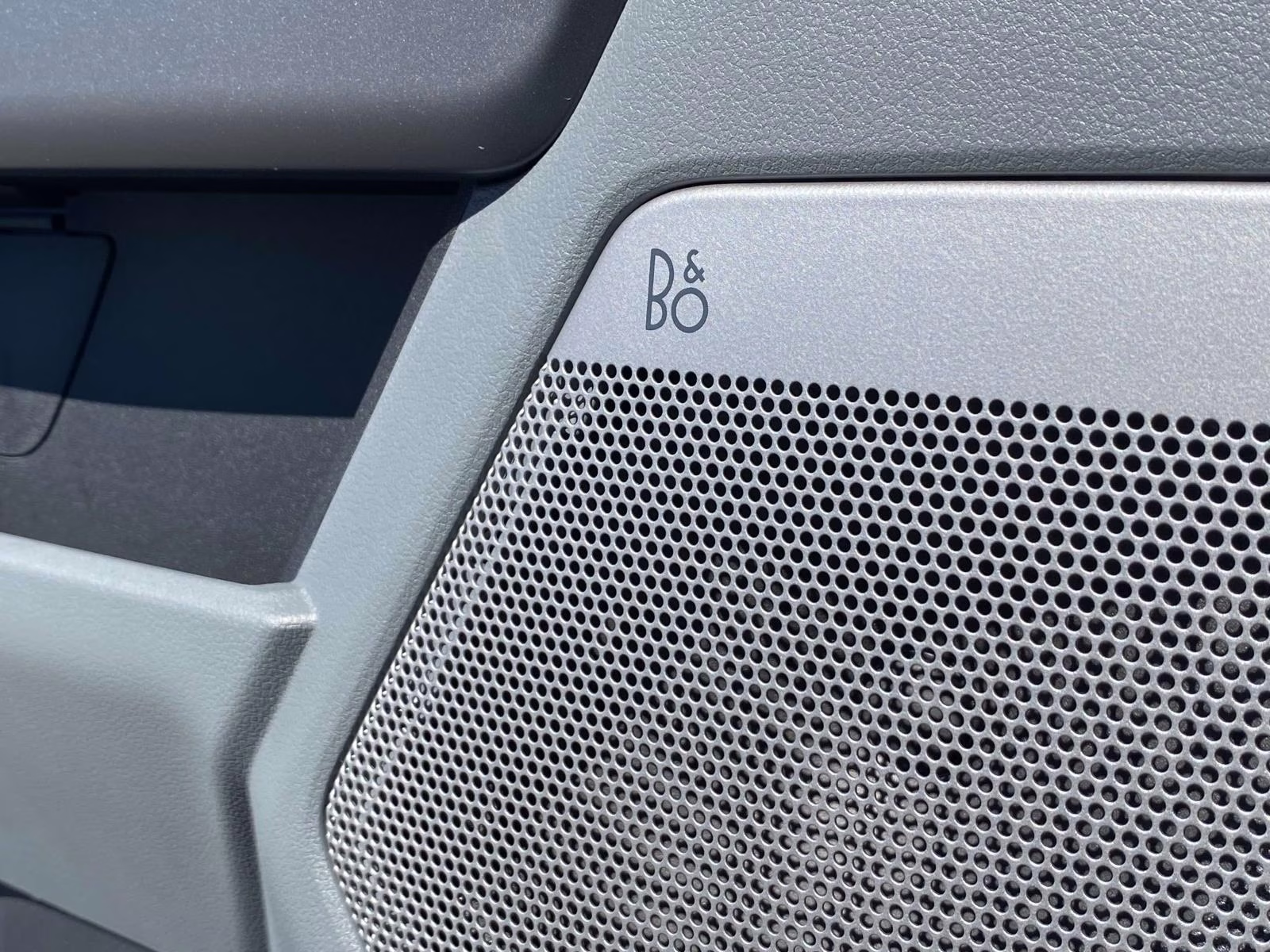 2025 Oxford White Ford F-150 Lightning Flash AWD Truck