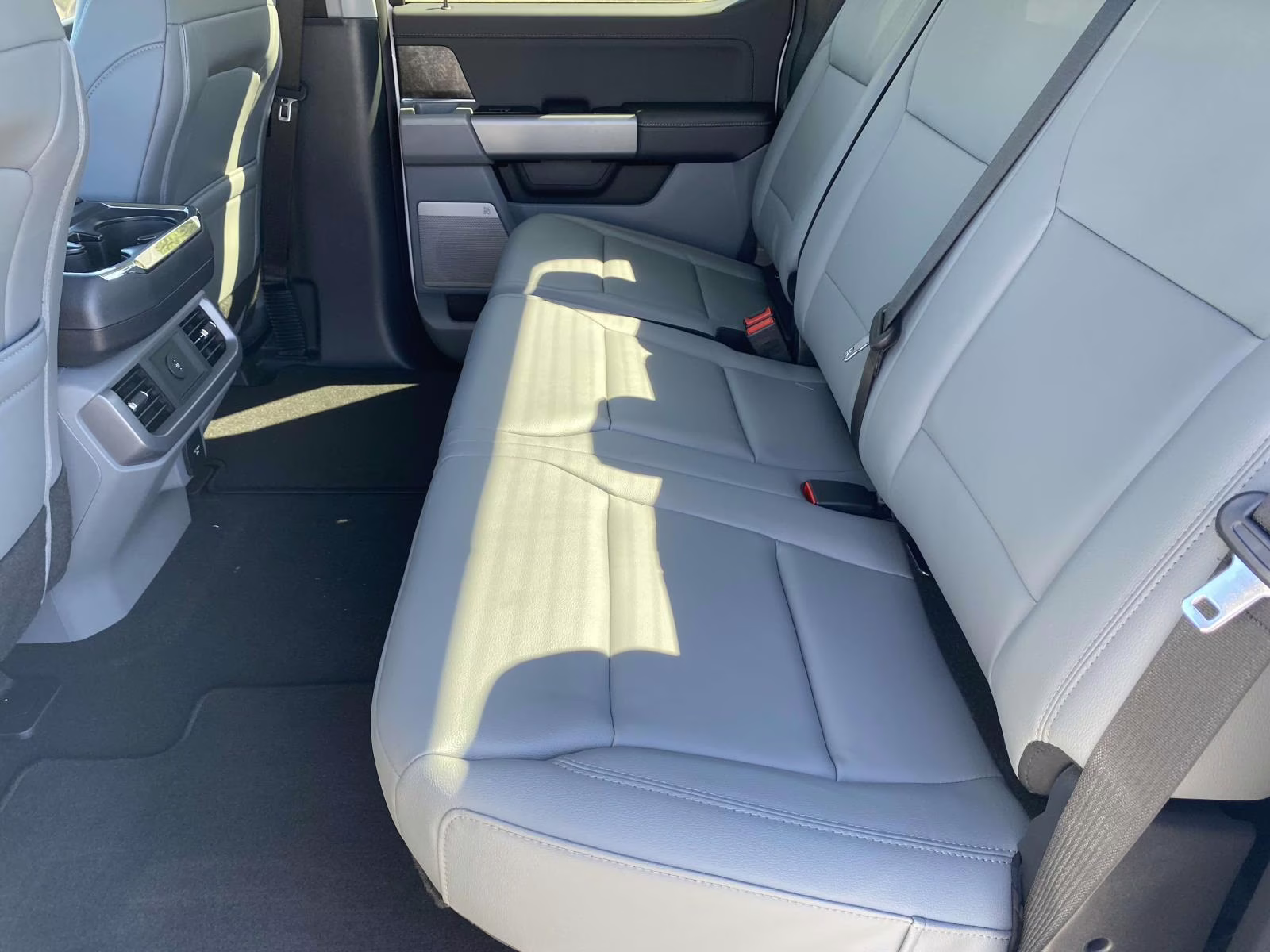 2025 Oxford White Ford F-150 Lightning Flash AWD Truck