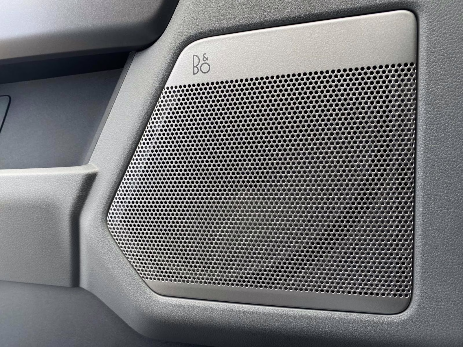 2025 Oxford White Ford F-150 Lightning Flash AWD Truck