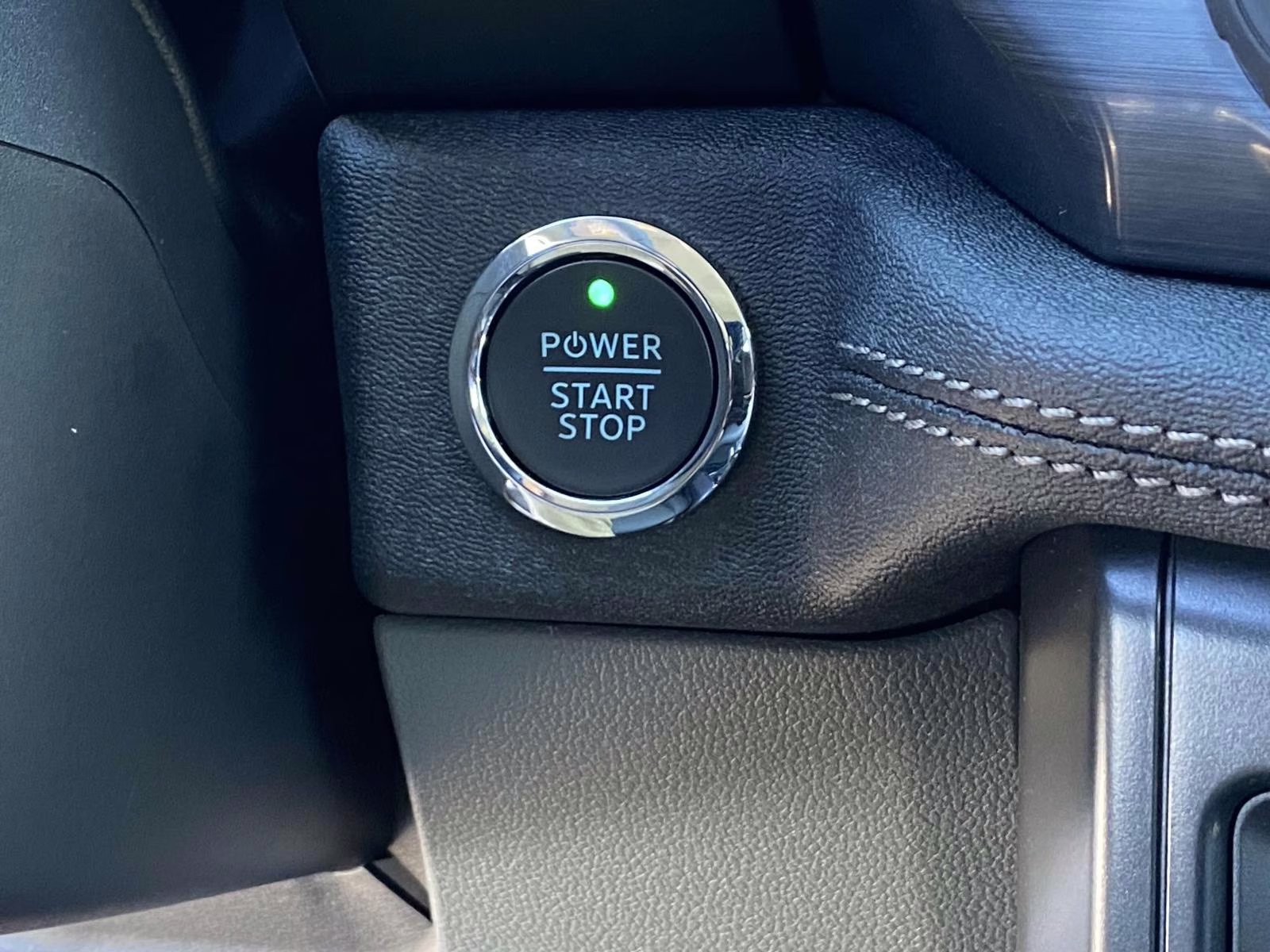 2025 Space White Metallic Ford F-150 Lightning Flash AWD Truck