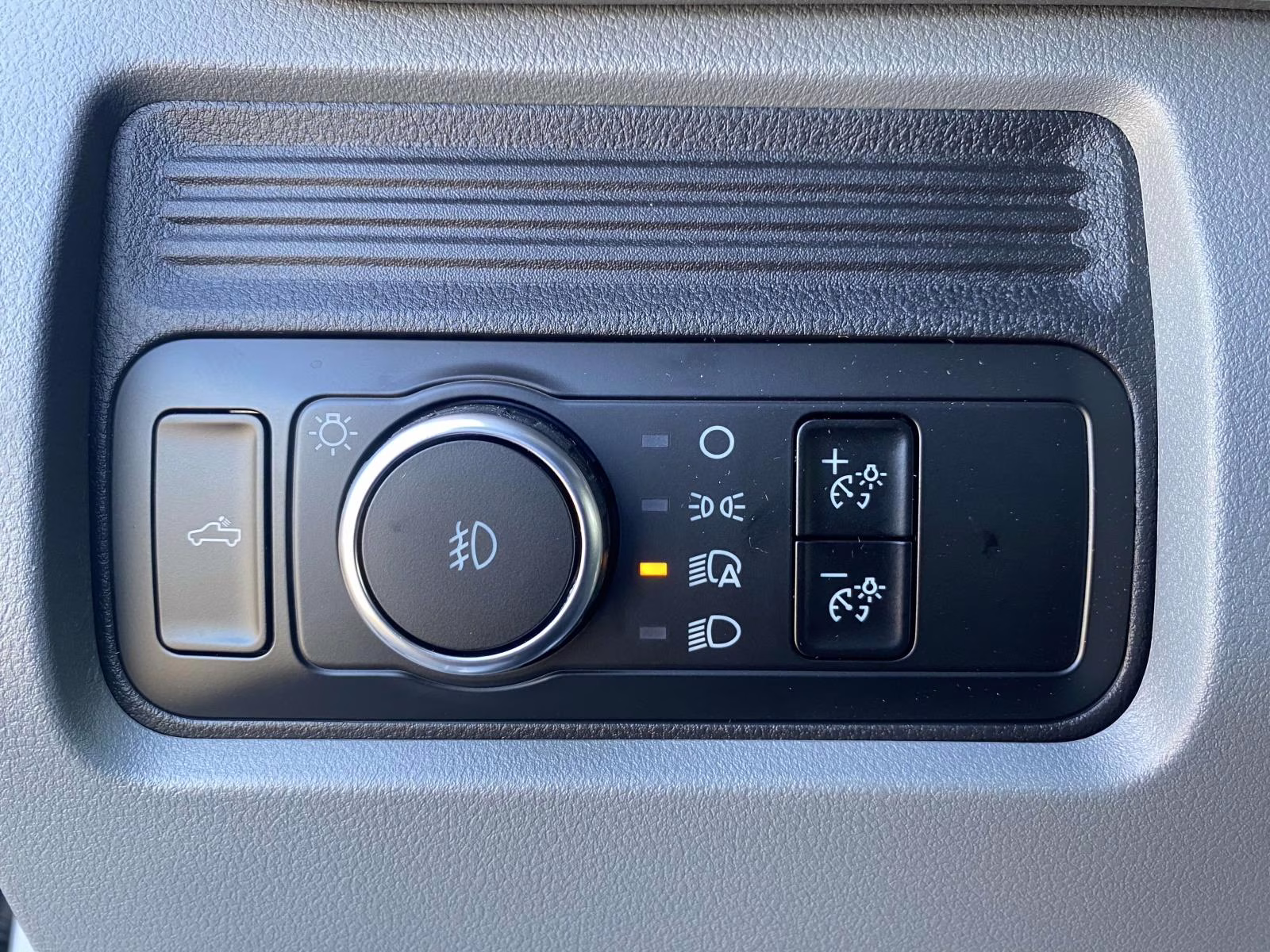 2026 Avalanche Ford Super Duty F-250 SRW XL 4X4 Truck