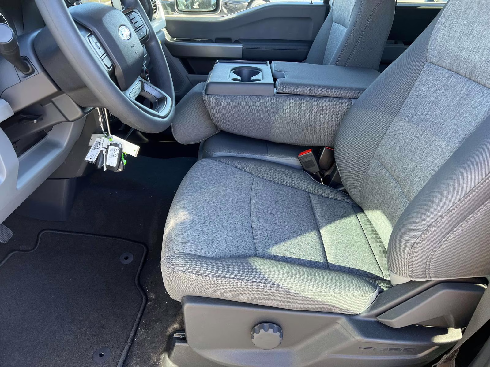 2026 Avalanche Ford Super Duty F-250 SRW XL 4X4 Truck