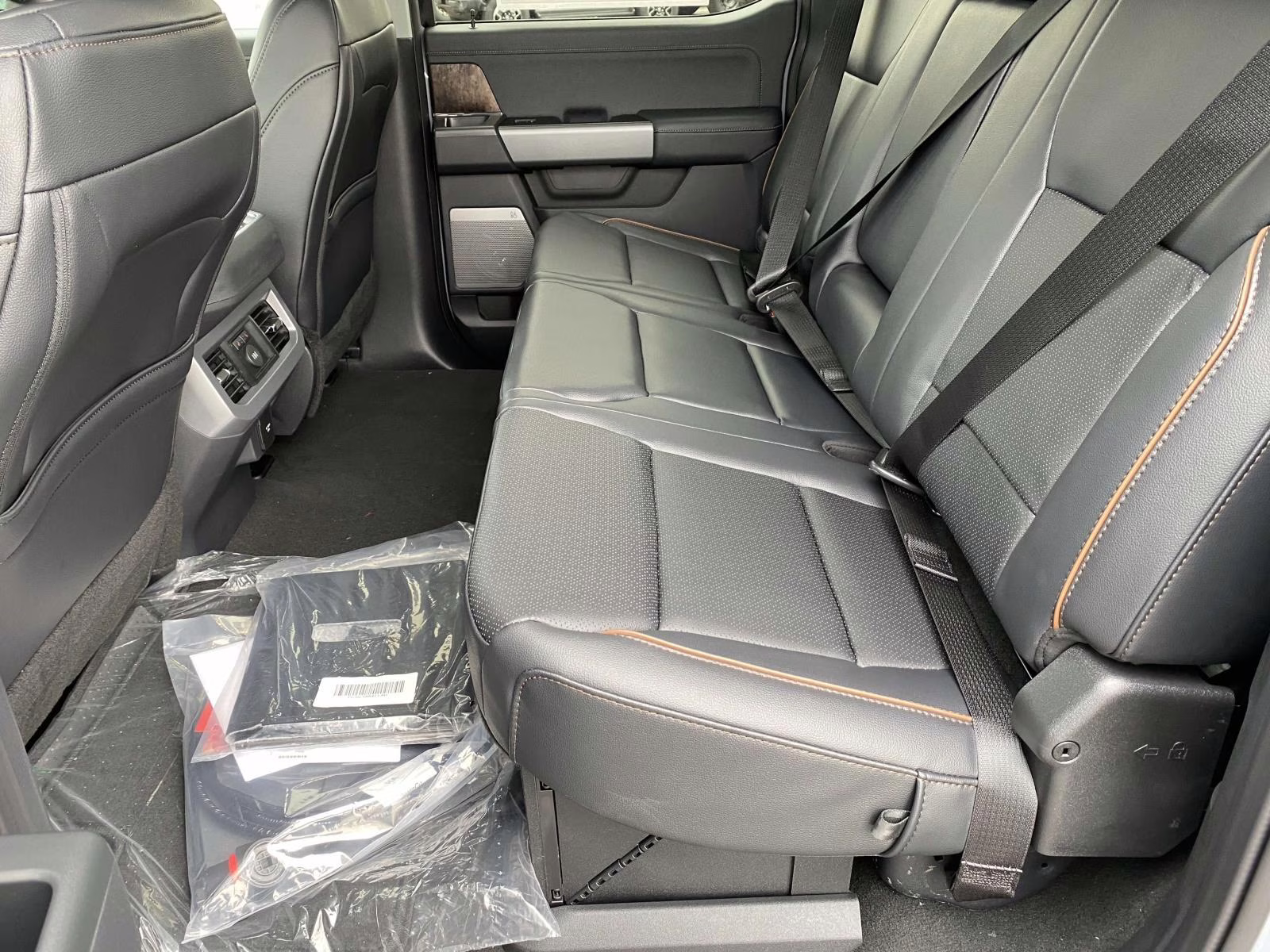 2026 Glacier Gray Metallic Tri-Coat Ford Super Duty F-250 SRW Lariat 4X4 Truck