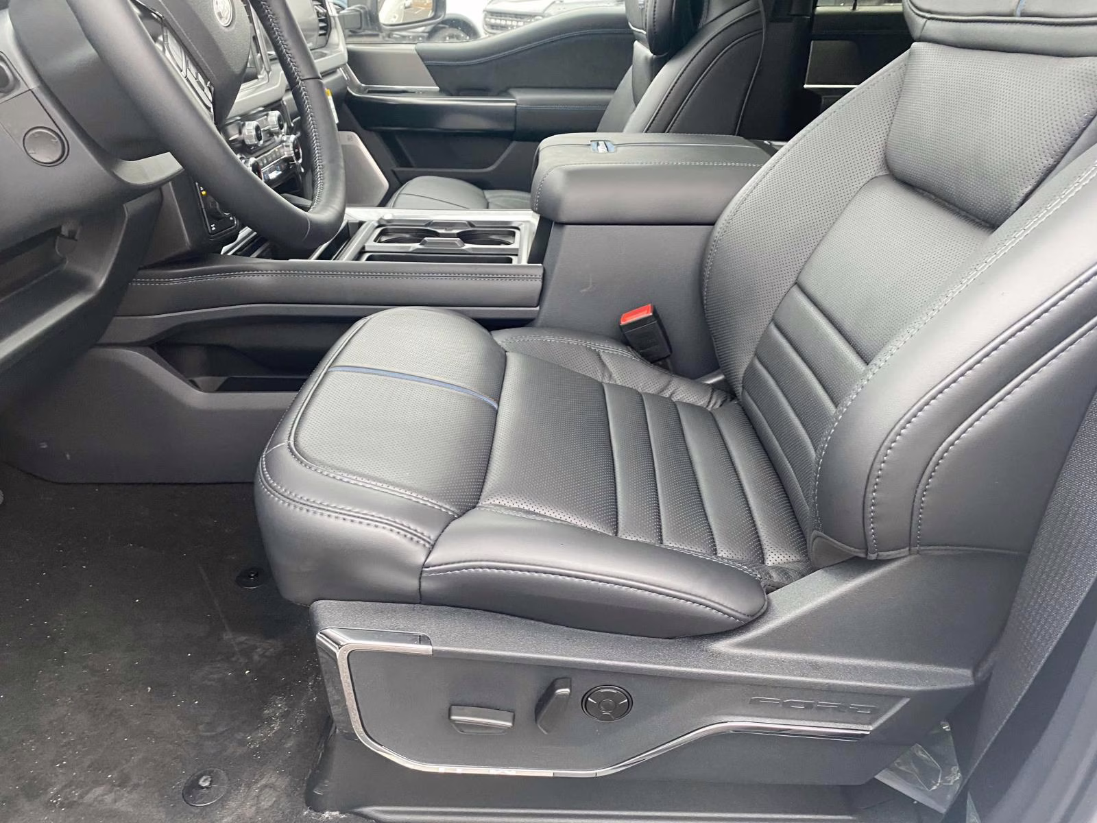 2026 Star White Metallic Tri-Coat Ford Super Duty F-250 SRW Platinum 4X4 Truck